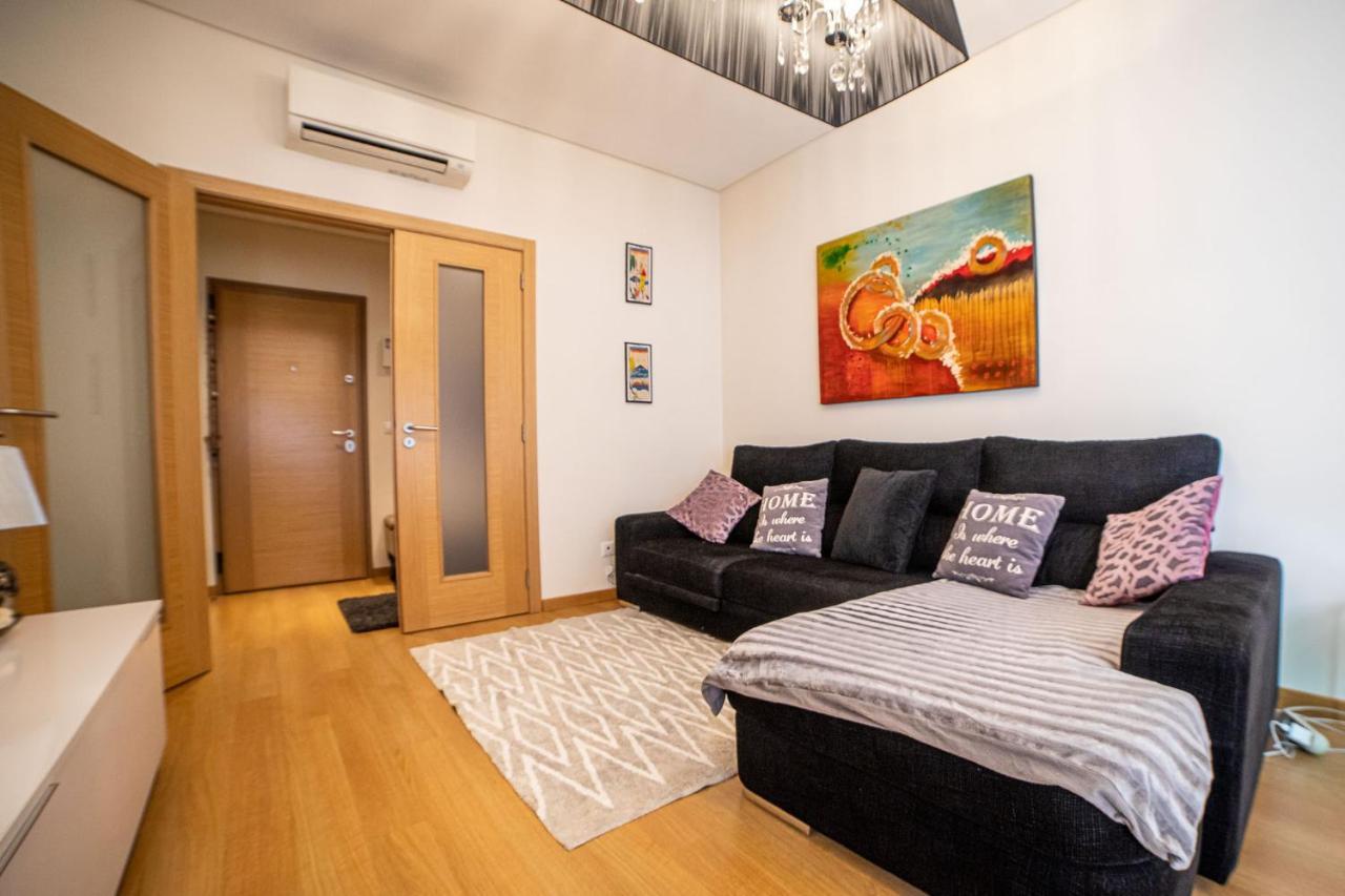 Lovely Apartment Near Airport And Nations Park, With Garage Loures Buitenkant foto