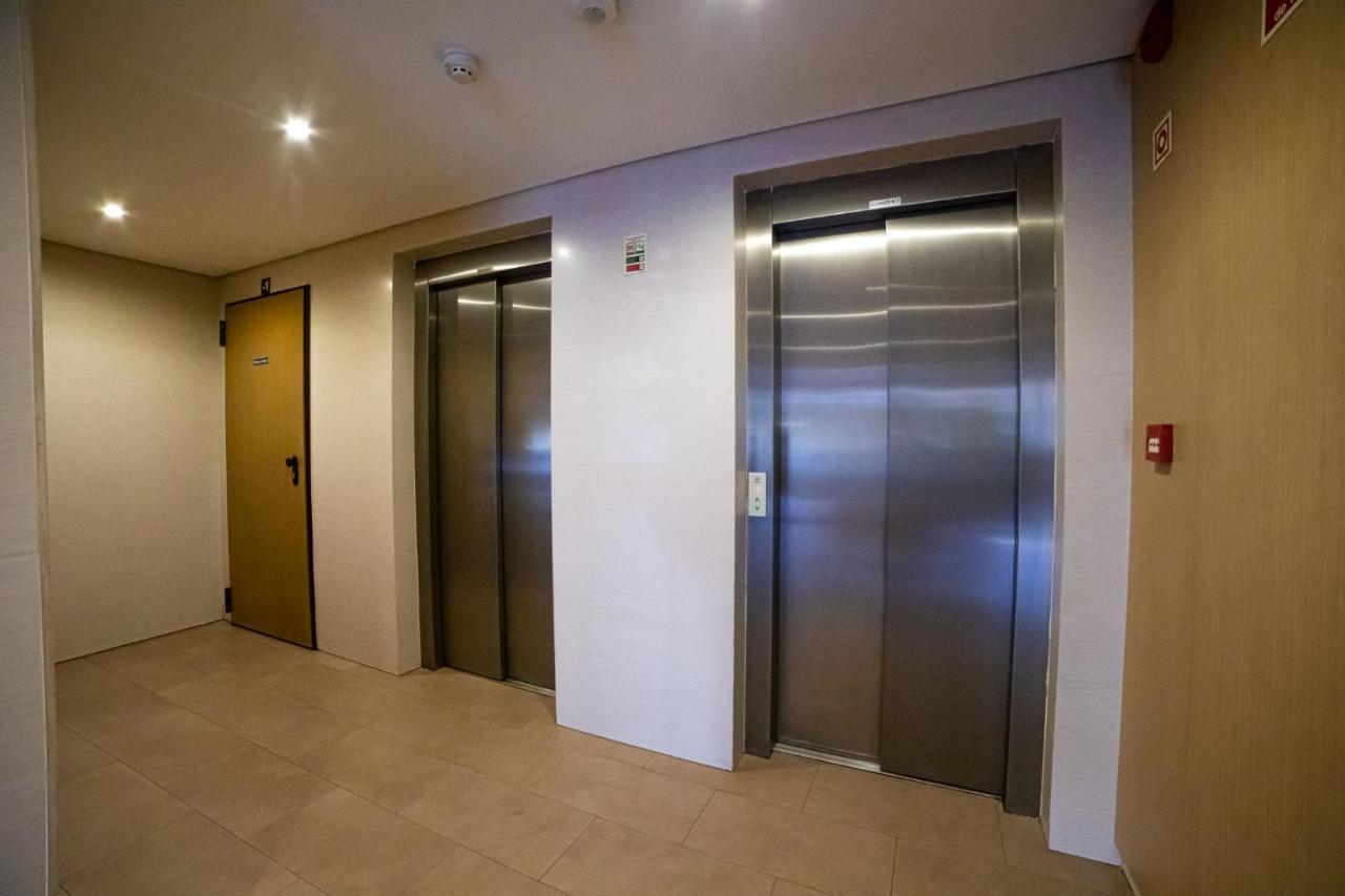 Lovely Apartment Near Airport And Nations Park, With Garage Loures Buitenkant foto