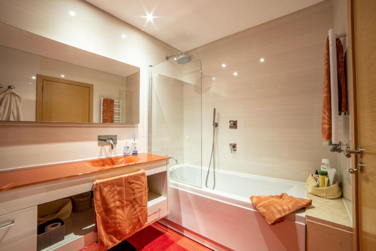 Lovely Apartment Near Airport And Nations Park, With Garage Loures Buitenkant foto